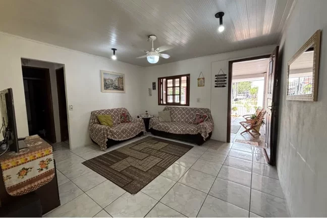 Imagem Casa para venda no bairro Guajuviras em Canoas
