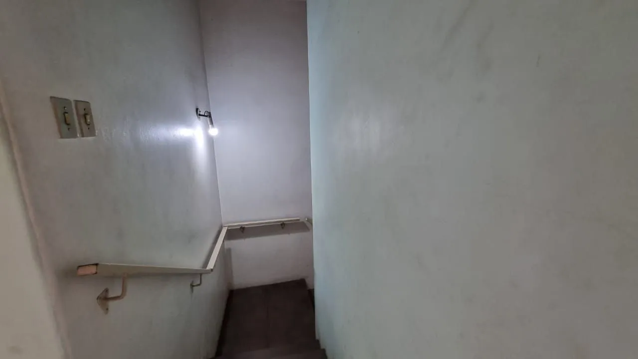 Imagem Casa estilo sobrado para venda de 3 dormitórios com 2 vagas de garagem no bairro Cidade Baixa em Porto Alegre/RS.