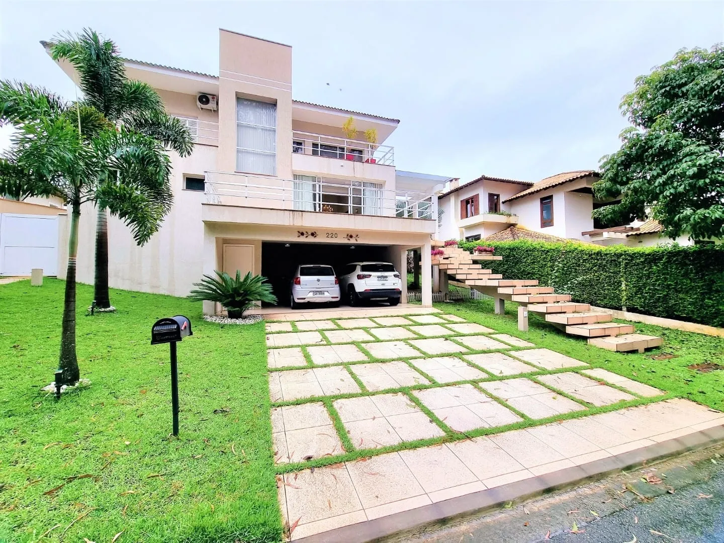 Imagem Casa à venda e locação 3 Suites, 2 Vagas, 700M², Socorro, Pindamonhangaba - SP | COLONIAL VILLAGE