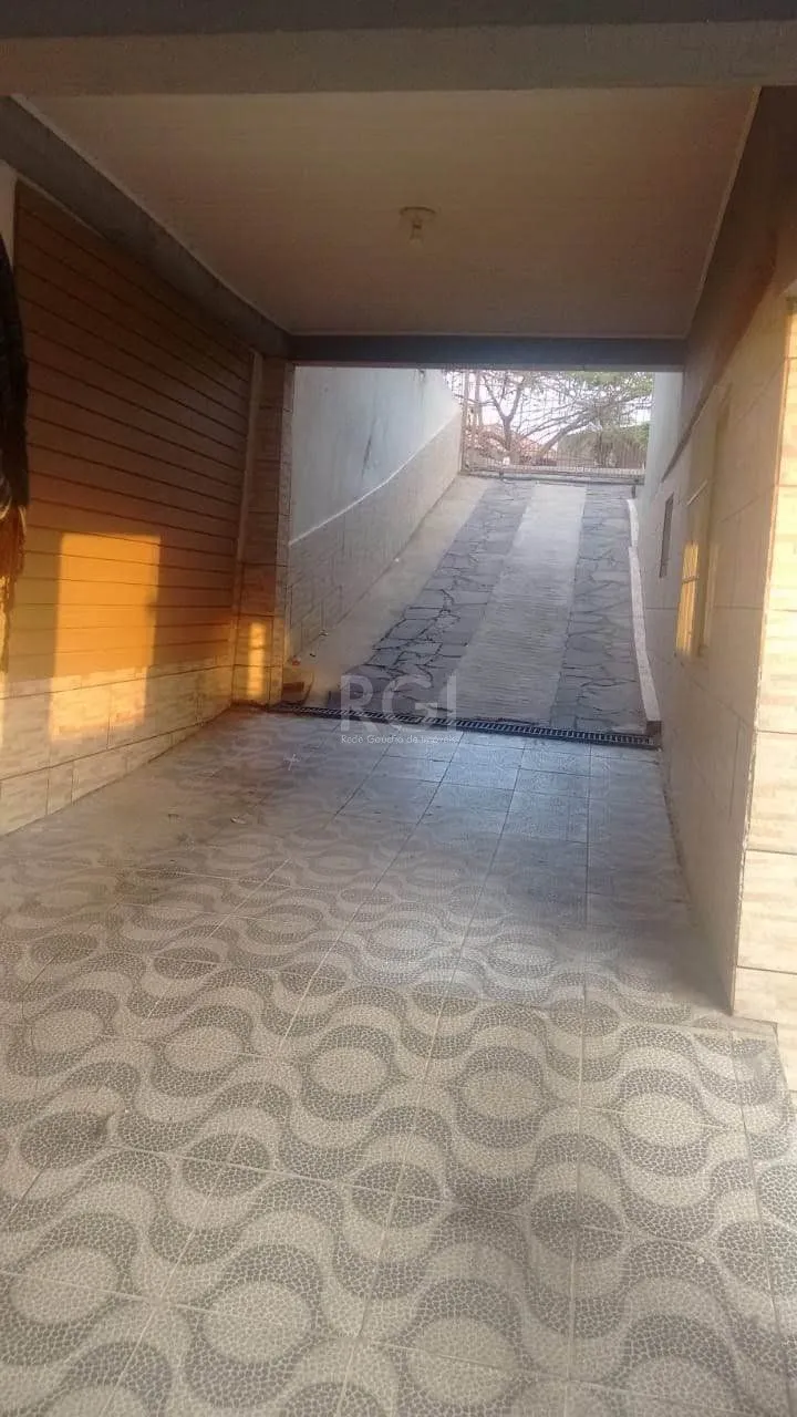 Imagem Sobrado para Venda - 300m², 5 dormitórios, Nonoai
