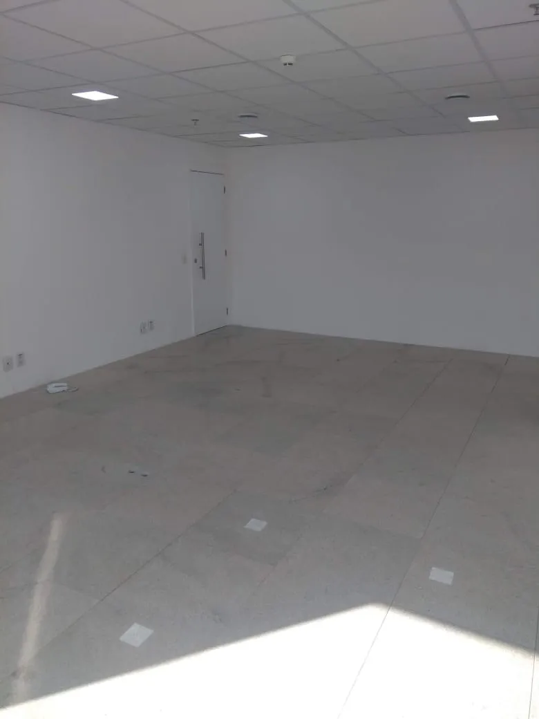 Imagem Sala Comercial andar alto no Green Office Cauaxi - Alphaville