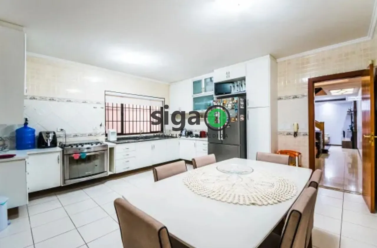 Imagem CASA DE ALTO PADRÃO COM 4 SUÍTES PARA VENDA PRÓXIMA AO METRÔ