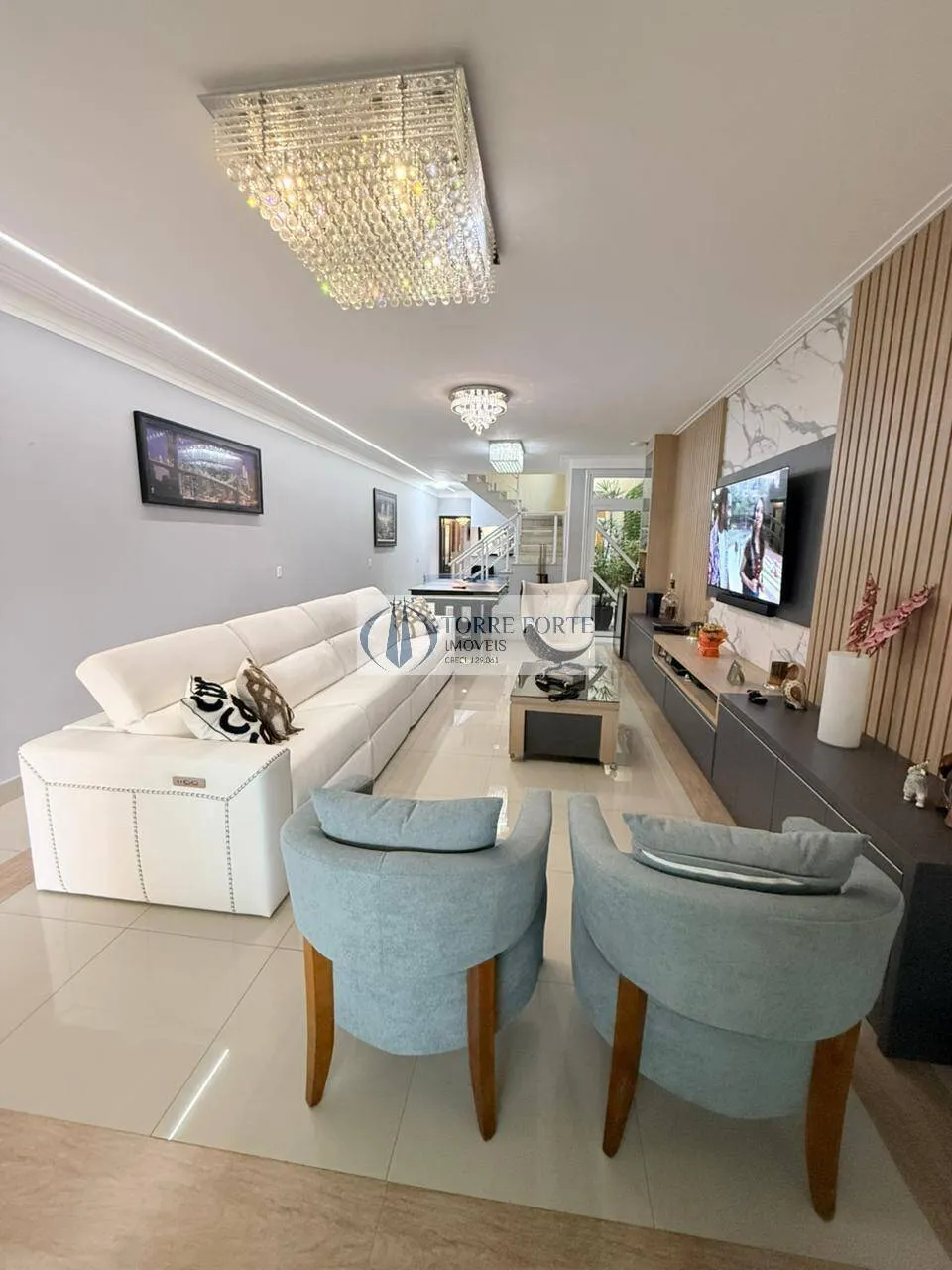 Imagem Linda casa com 4 dormitorios 4 suites 2 vagas na Penha.