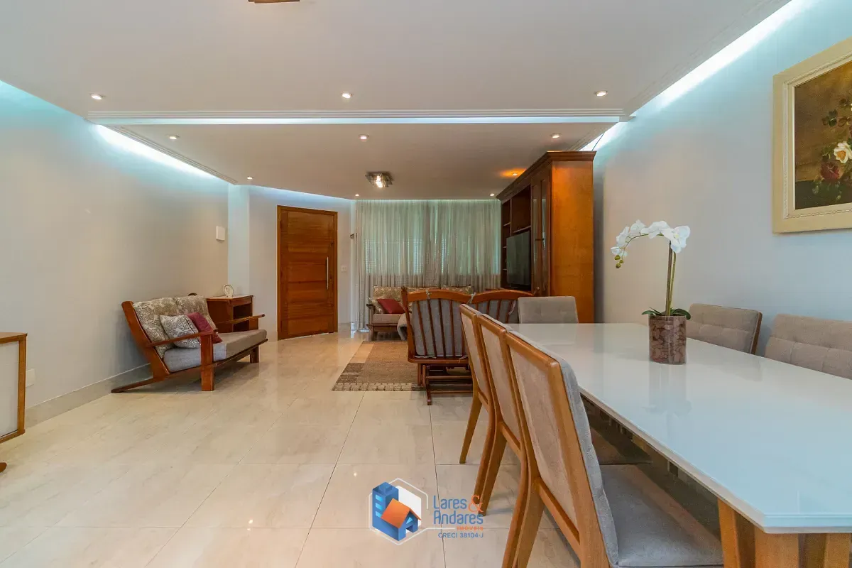 Imagem Sobrado para venda em Jardim Maria Estela com 3 quartos, sendo 3 suítes, 150m²