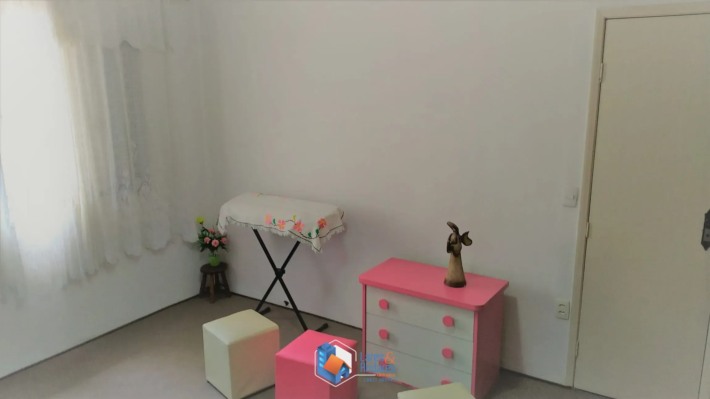 Imagem Sobrado à venda, com 360m de terreno na Casa Verde, com 4 dorm. 1 suíte, 2 salas, amplo terraço com salão de festas e 4 vgs de garagem. Oportunidade!