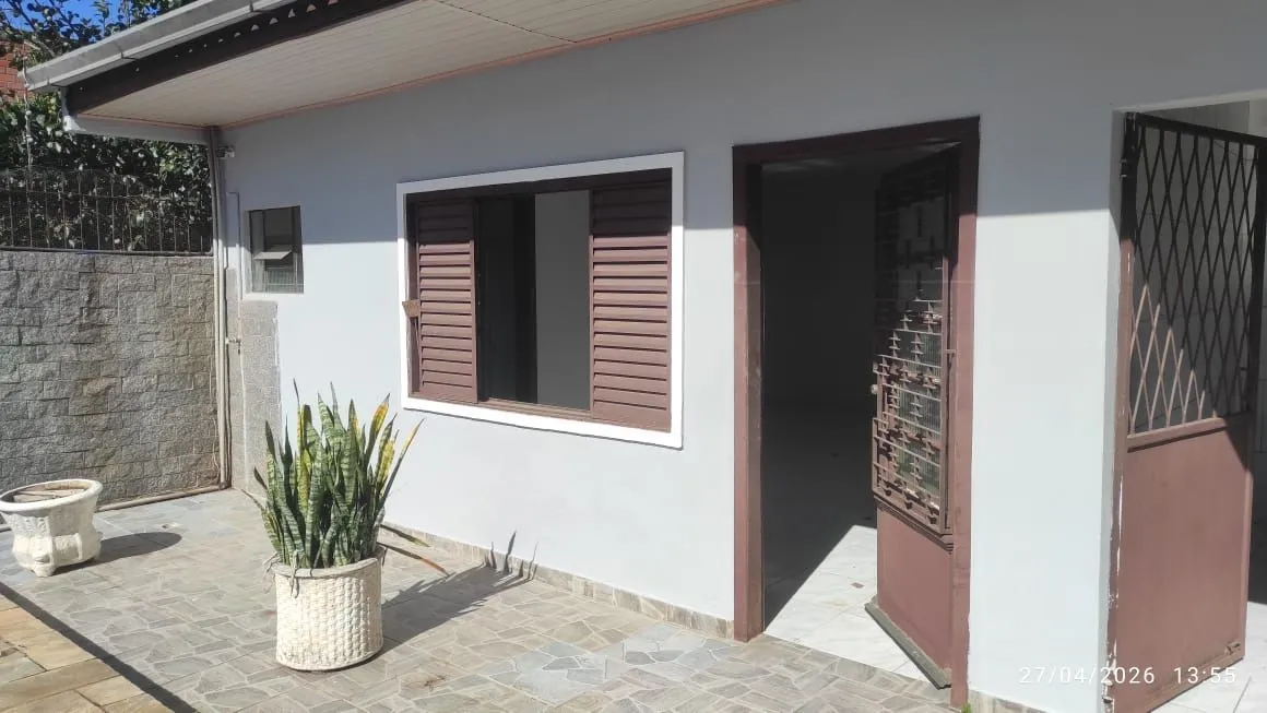 Imagem Casa com piscina e salão de festas a venda Canoas / 3 Dormitórios