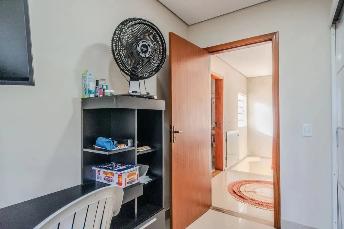 Imagem Casa de 3 dormitórios à venda em Santa Tereza, Porto Alegre.