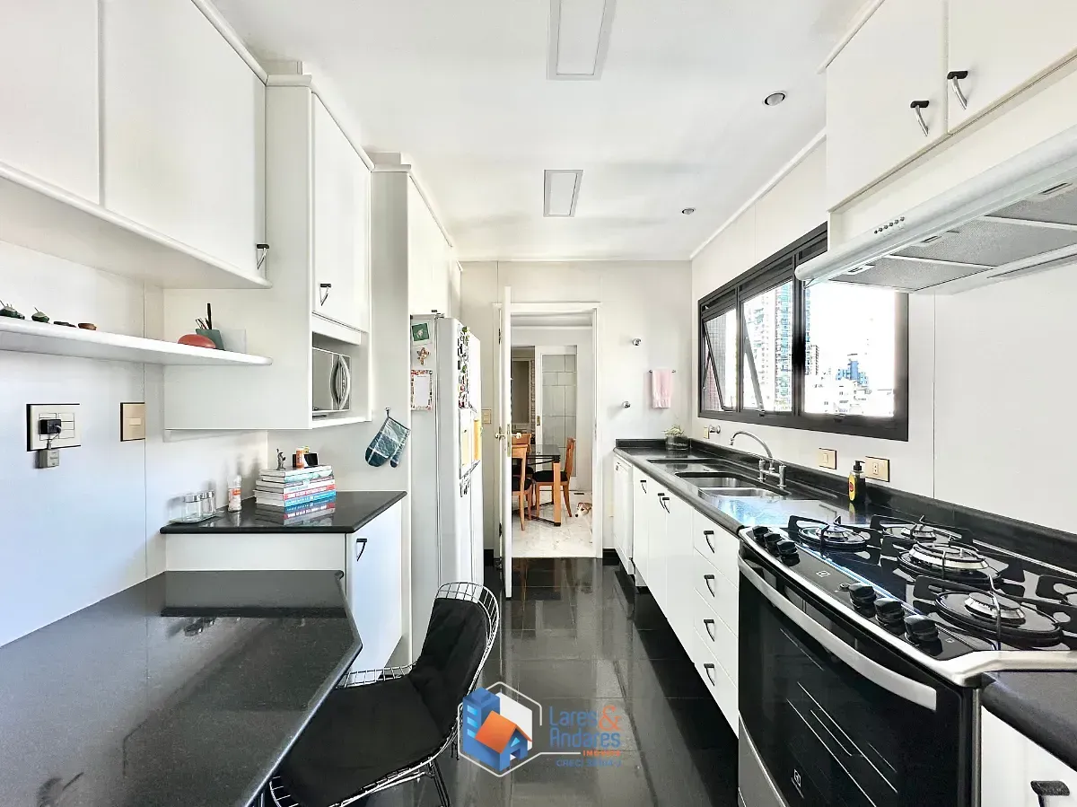 Imagem Apartamento para venda em Aclimação com 3 quartos, sendo 3 suítes, 214m²