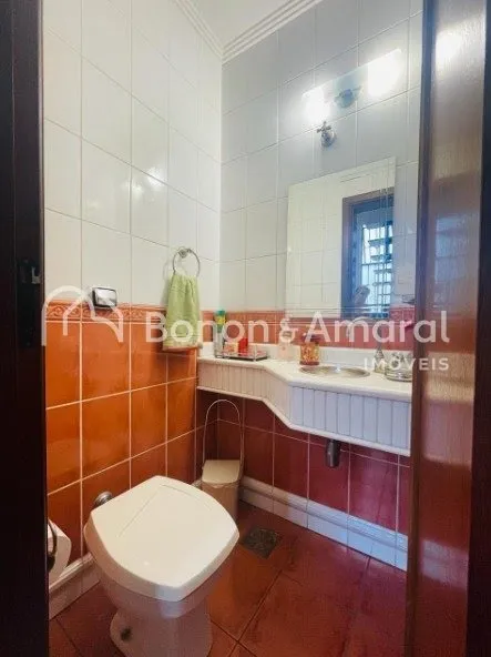 Imagem Casa Espaçosa e Confortável à Venda no Condomínio Vivenda das Quaresmeiras, em Valinhos