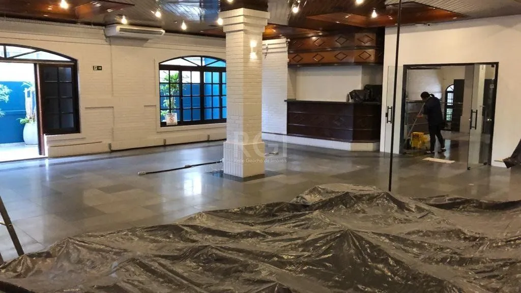 Imagem Prédio à Venda - 1650m², 18 vagas - Menino Deus