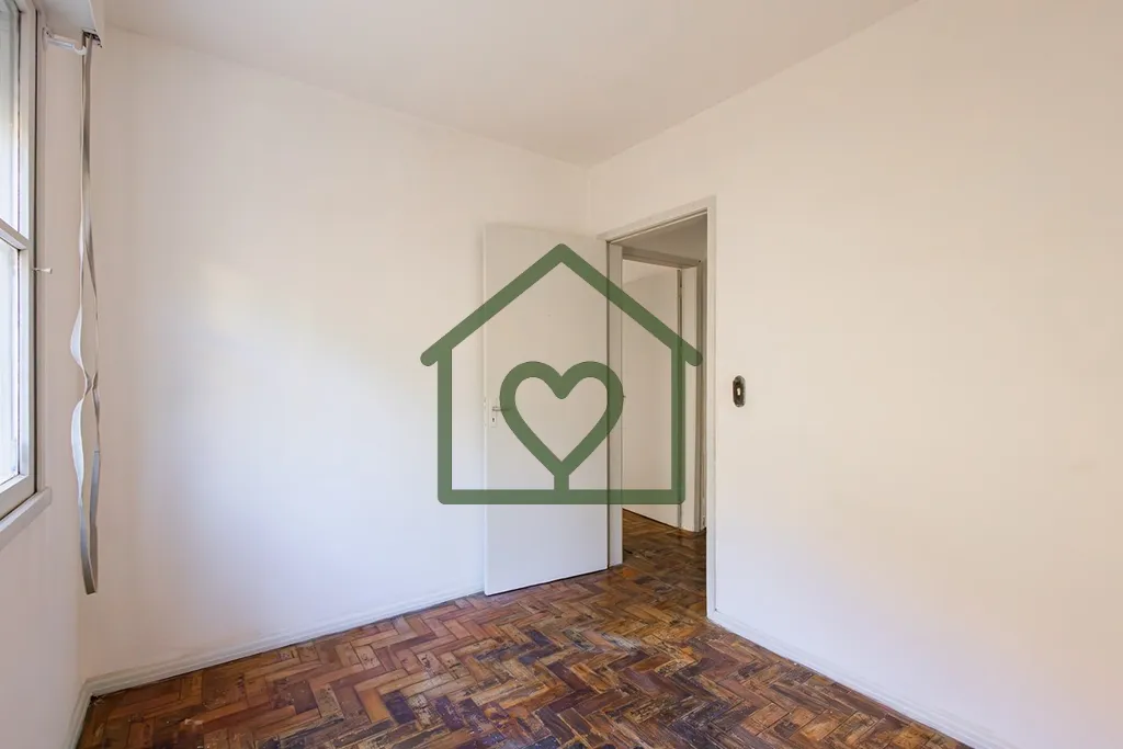 Imagem Apartamento térreo desocupado à venda no bairro Cavalhada, localizado na Rua José Domingos Varell...