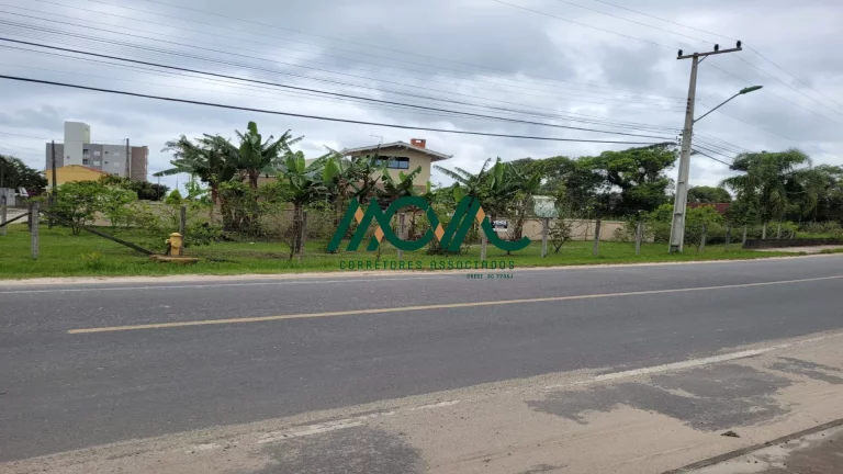 Imagem Terreno Comercial, frente asfalto e perto da praia! Oportunidade no Balneário Rio Gracioso