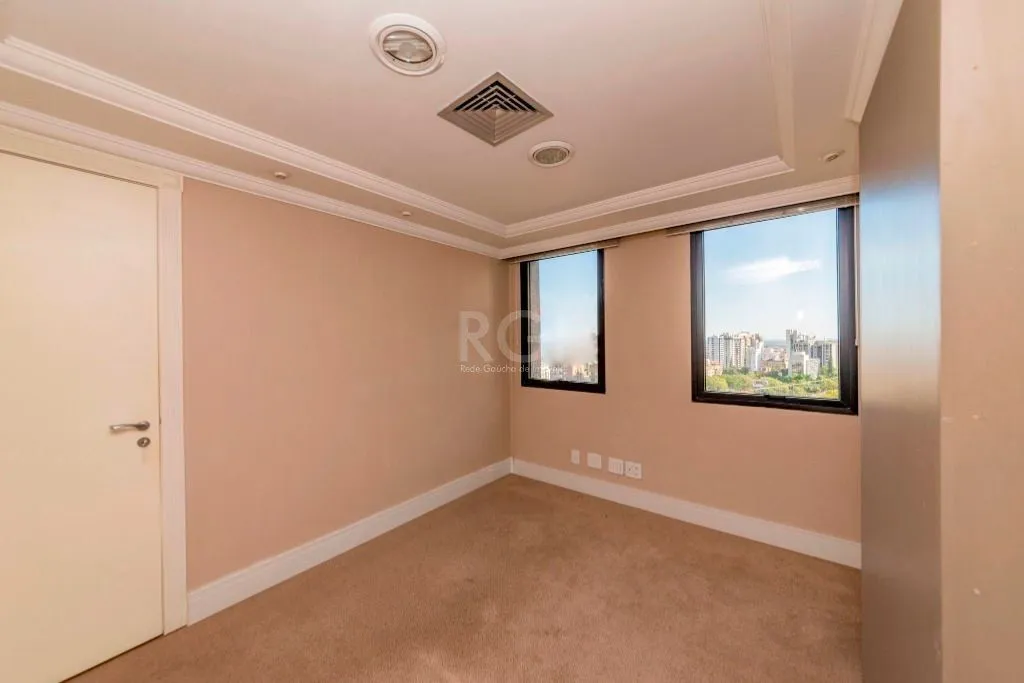 Imagem Conjunto Comercial de 129,57m2 nas Três Figueiras para comprar