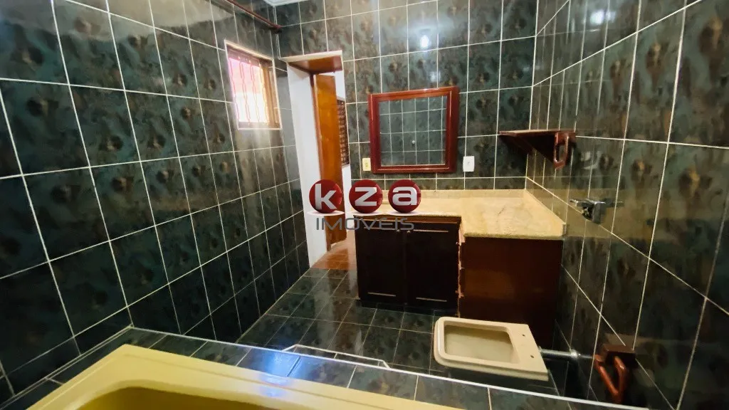 Imagem Imperdível casa à venda em Valinhos-SP, Jardim Itapuã: 4 quartos, 1 suíte, 2 salas, 3 banheiros, 3 vagas, 158m². Aproveite!