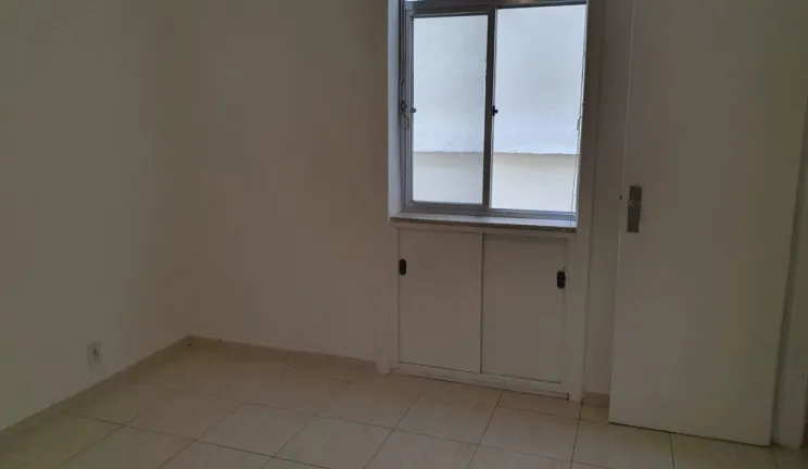 Foto do imóvel Apartamento com 1 Quarto para Alugar, 30 m² em Leme - Rio de Janeiro