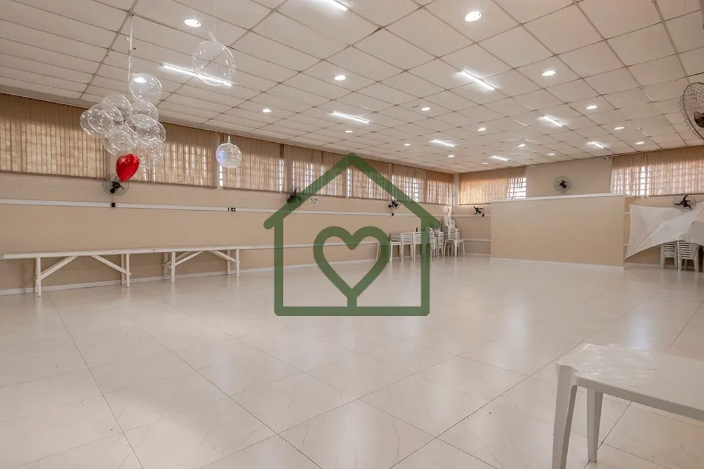 Imagem Descubra o seu novo lar em Porto Alegre! Este apartamento à venda, situado na Rua Orfanotrófio, bl...