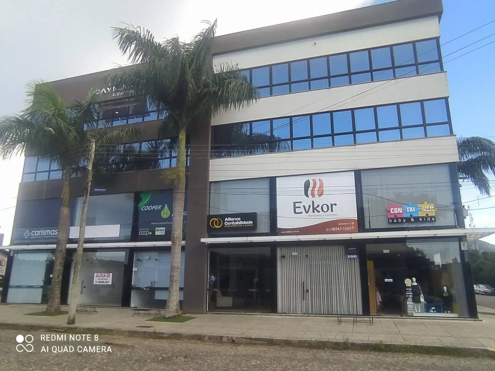 Imagem Sala comercial à venda em Três Cachoeiras, Centro, 30m2