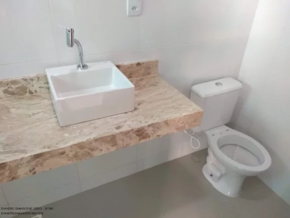 Imagem Casa em Condomínio de Luxo para Locação em Camaçari-BA, 3 Quartos, 3 Suítes, 2 Salas, 2 Banheiros, 4 Vagas, 280m².