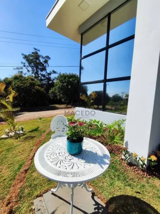 Imagem Casa Mobiliada com 3 suítes e Piscina Aquecida - Ninho Verde I