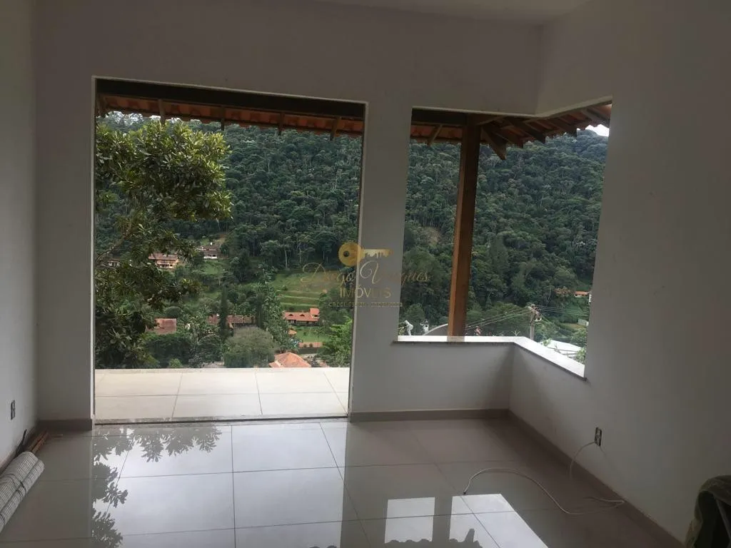 Imagem Casa em Condomínio para Venda em Teresópolis / RJ no bairro Albuquerque
