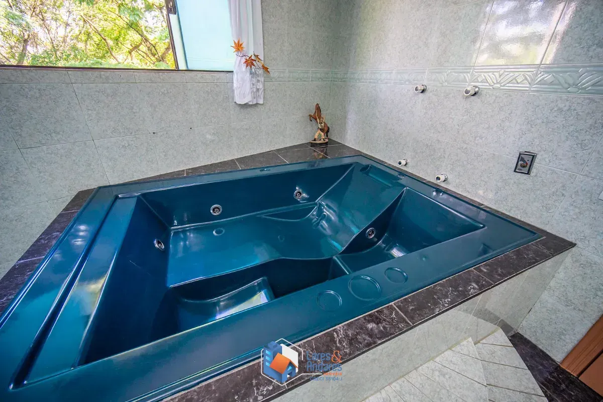 Imagem Sobrado para venda em Sumaré com 4 quartos, sendo 4 suítes, 380m²