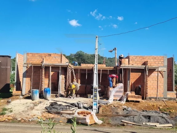 Imagem Casa Geminada para Venda em Concórdia, Vila Jacob Biezus, 2 dormitórios, 1 suíte, 1 banheiro, 1 vaga