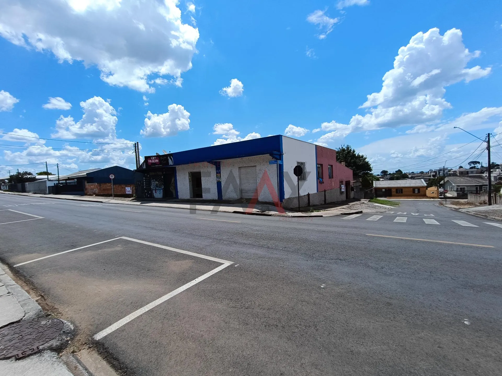 Imagem Casa com 3 salas comerciais à venda, Próximo a Paróquia Santana, SANTANA, GUARAPUAVA - PR