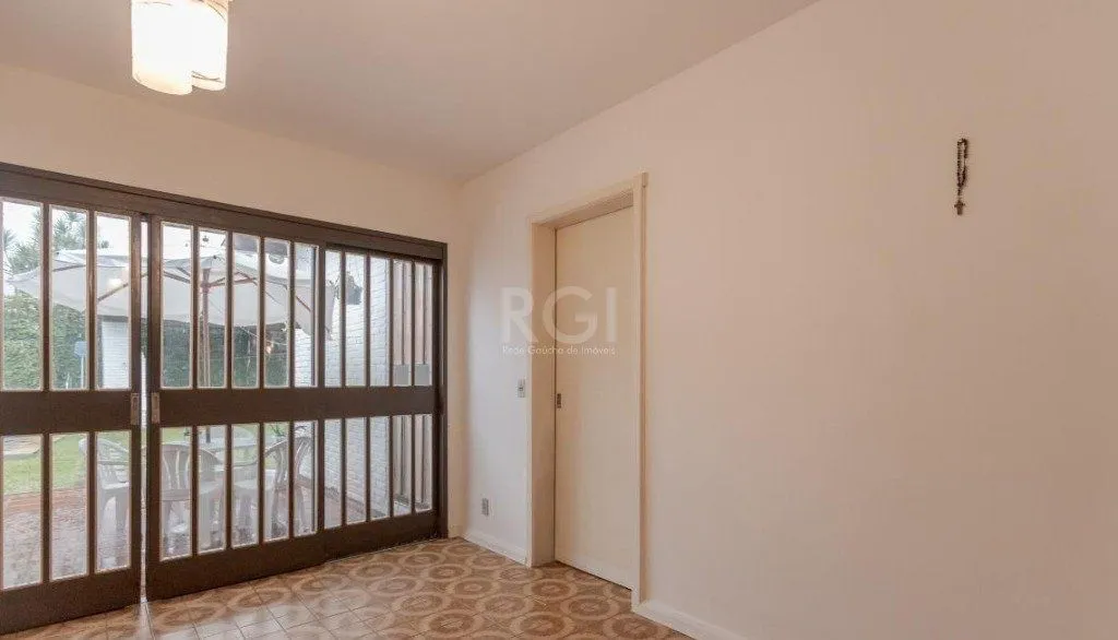 Imagem Casa para Venda - 327m², 4 dormitórios, sendo 1 suites, 3 vagas - Chácara das Pedras