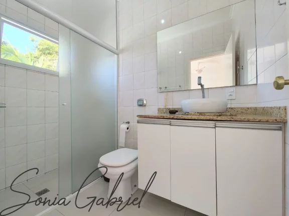 Imagem Imperdível! Casa à venda em Vinhedo-SP, bairro Nova Vinhedo. 3 quartos, 1 suíte, 2 salas, 3 banheiros, 4 vagas, 259m².
