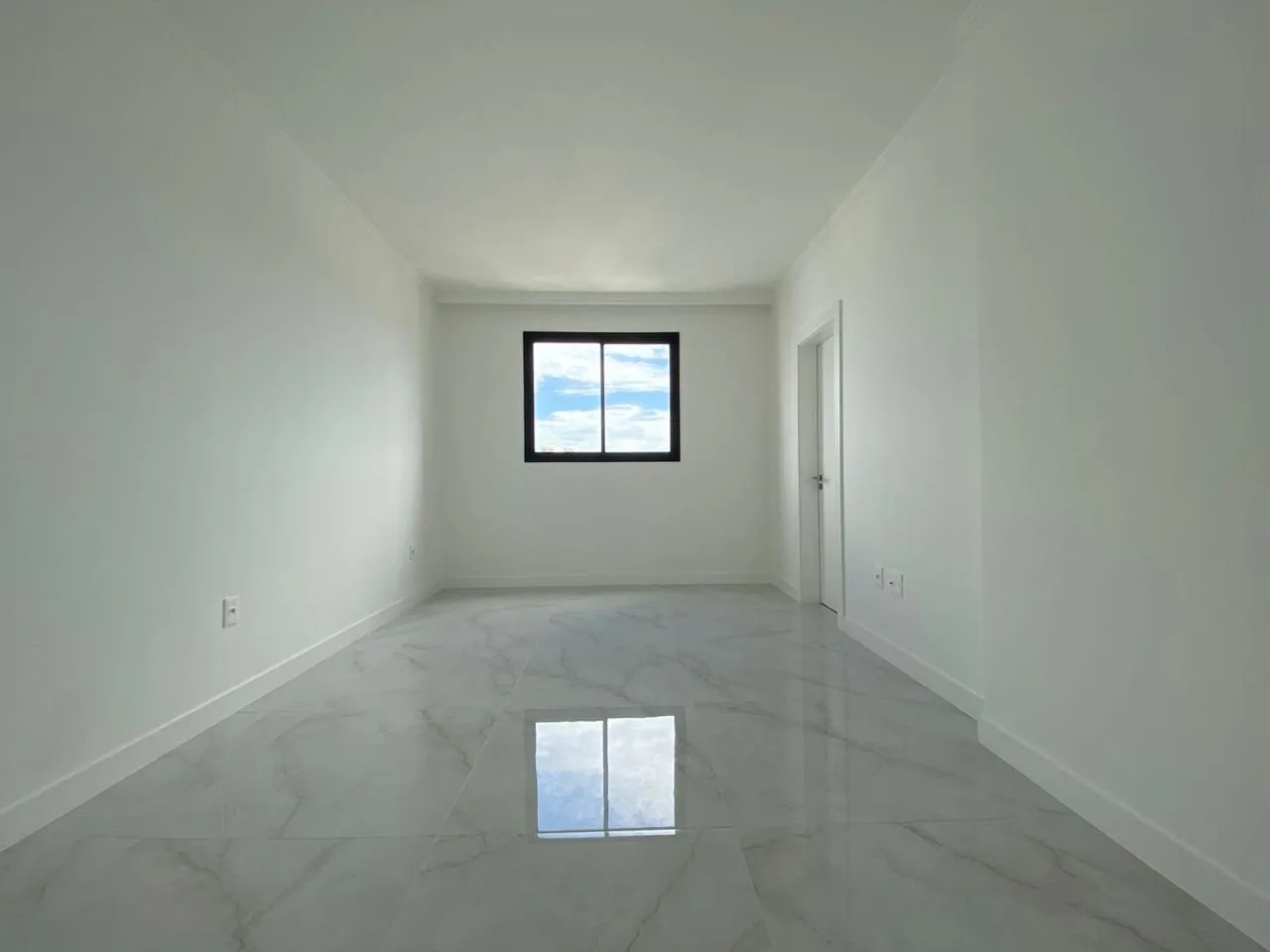 Imagem Apartamento com vista para o mar à venda com 135m2 por R$ 2.550.000,00