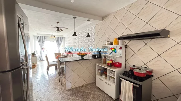 Imagem Casa a 200 metros da Praia do Perequê-açu com edícula