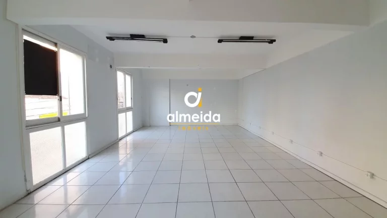 Imagem Sala Comercial 4 dormitórios à venda Centro Santa Maria/RS
