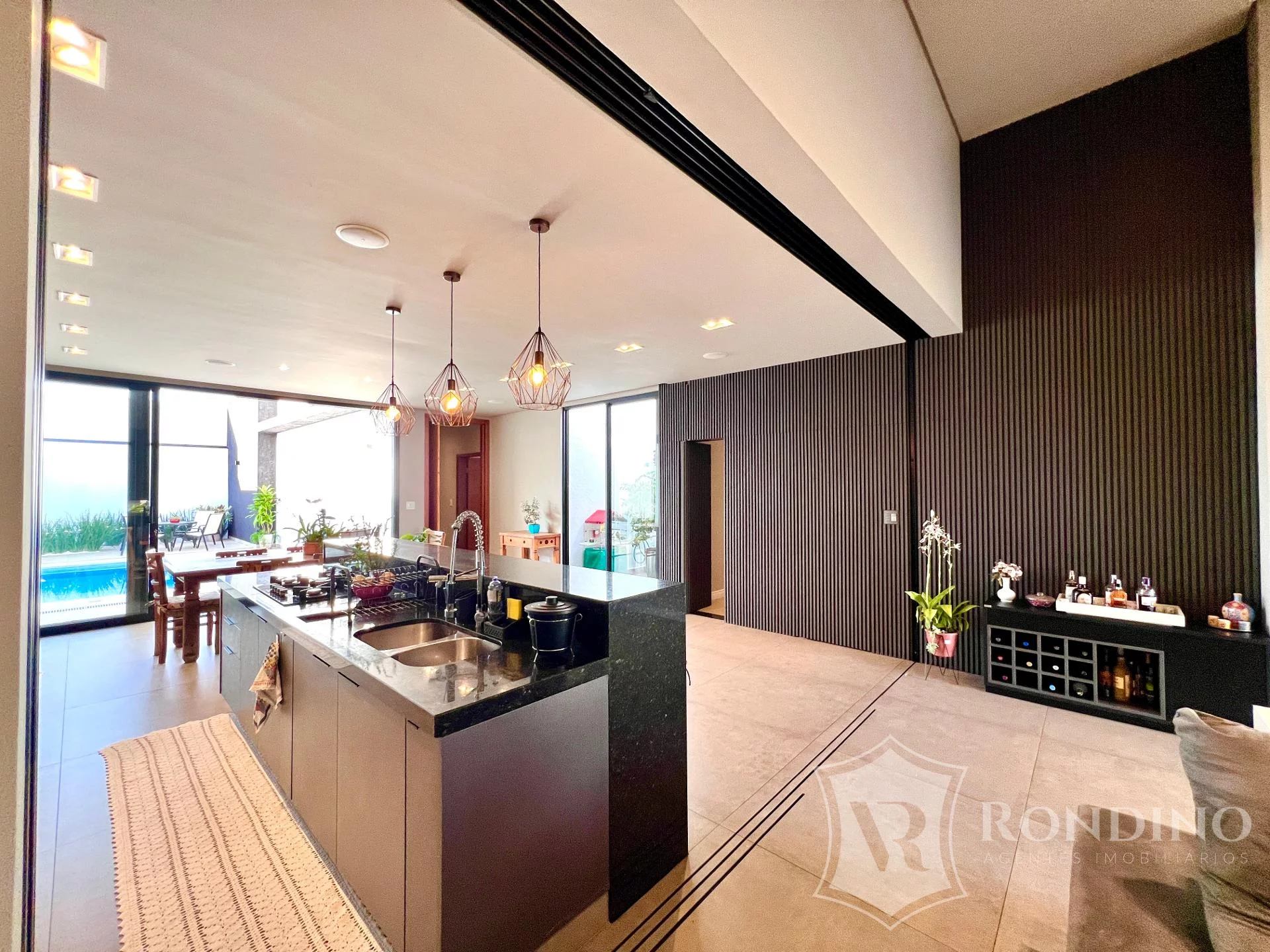 Imagem Casa de alto padrão com 3 suítes no Condomínio Bouganville - Conforto e Sofisticação - Sorocaba - SP