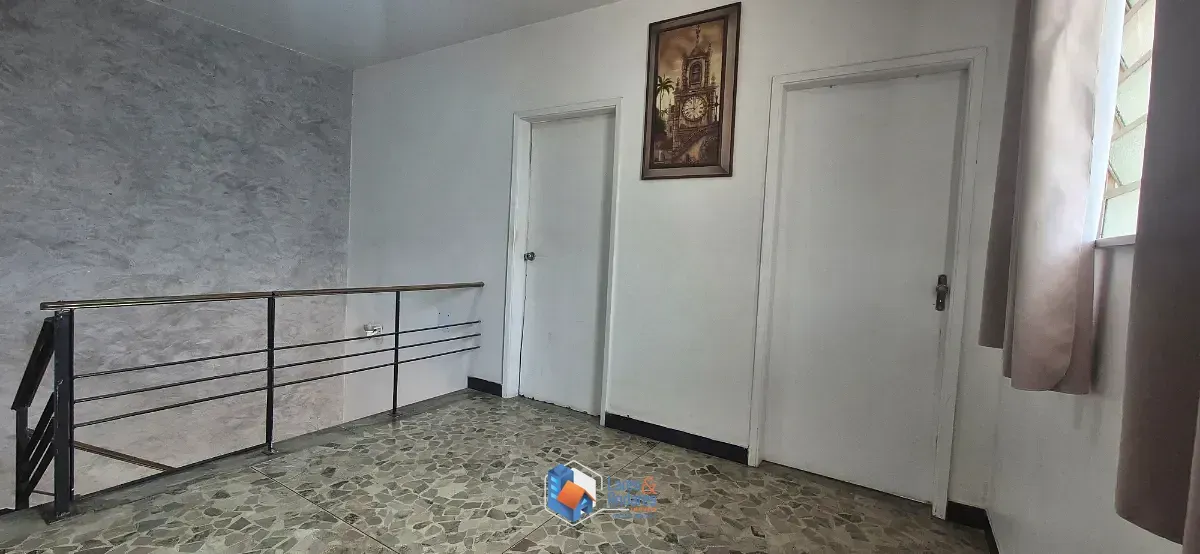 Imagem Casa para venda em Aclimação com 4 quartos, sendo 1 suíte, 215m²