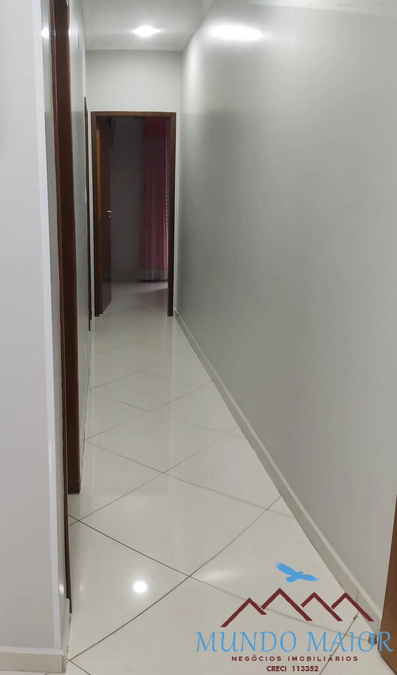 Imagem Sobrado Alto Padrão no Jardim Pedroso-3 Suítes e 4 Vagas Estuda Permuta!