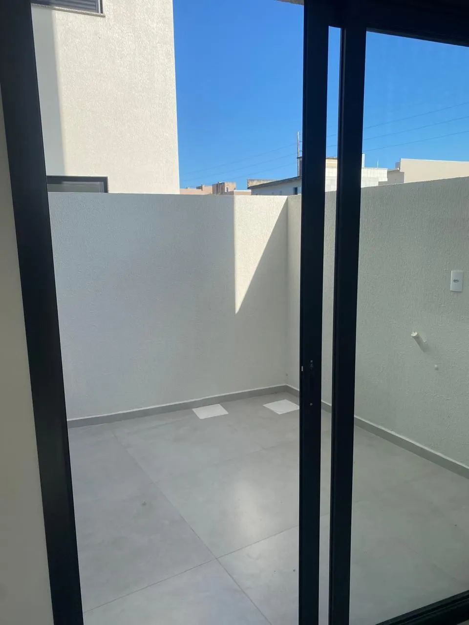 Imagem Casa com 03 quartos, sendo 01 suíte na Praia da Cal