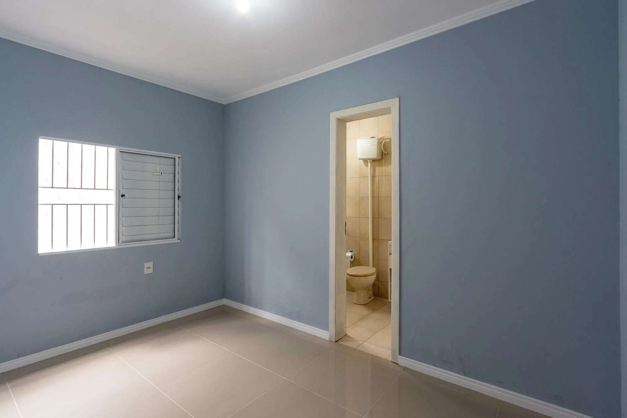 Imagem Terreno com 2 casas, 4 quartos, 1 suite - Bairro Cavalhada