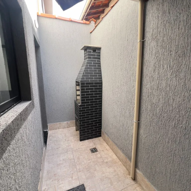 Imagem SOBRADO EM CONDOMÍNIO COM CHURRASQUEIRA A 470 METROS DO MAR!