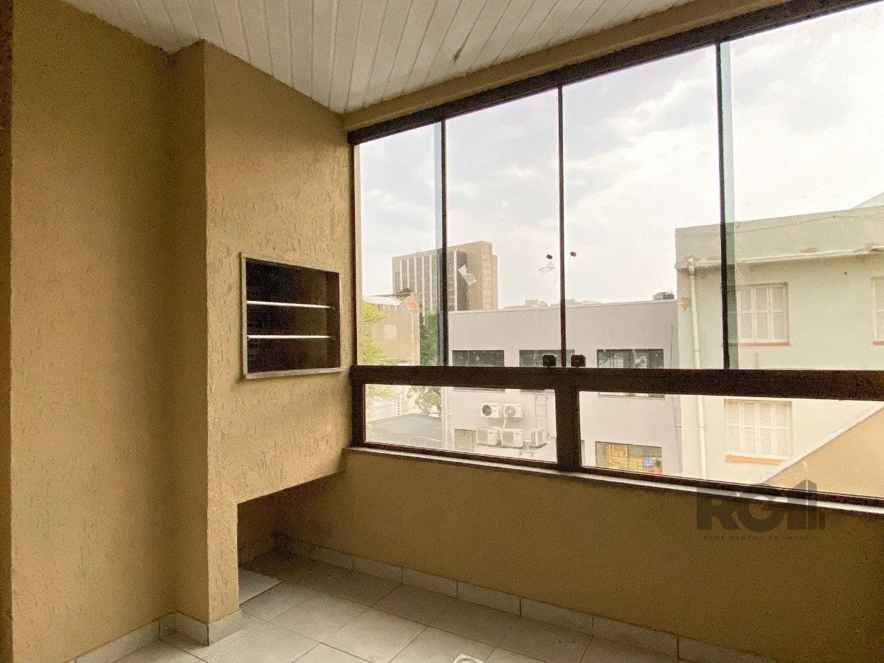 Imagem Apartamento com sacada, churrasqueira e vaga de garagem no Centro Histórico