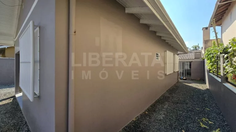 Imagem Casa a venda na Meia Praia, Navegantes, SC