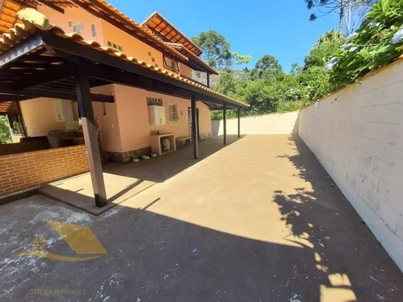 Imagem Vendo Linda Chácara com 40 Mil Mts² Próximo ao centro de Friburgo