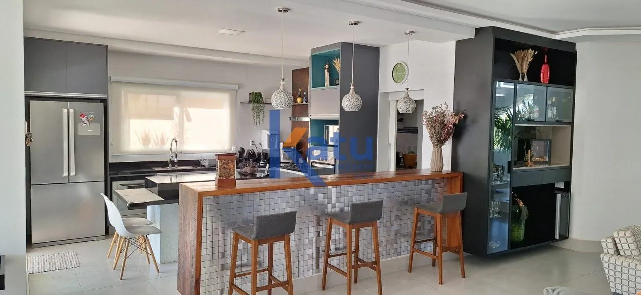 Imagem Esta casa exclusiva no Condomínio Ibi Aram (Itupeva - SP) possui 419,31 m² de terreno e 328,53 m²...