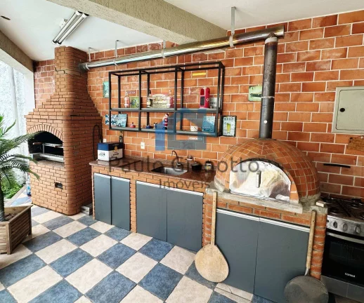 Imagem Casa espetacular à venda em Condomínio na Granja Viana