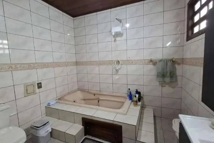 Imagem CASA A VENDA NO BAIRRO HARMONIA EM CANOAS COM 4 QUARTOS / 1 SUITE / 3 BANHEIROS / 6 VAGAS