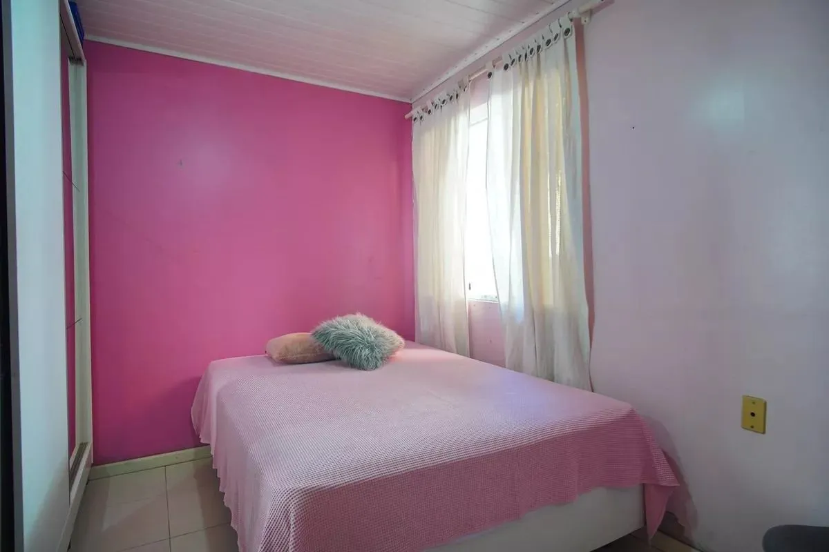 Imagem Casa Térrea com 5 dormitórios, Amplo Terreno de 300m² - Bairro Santa Rosa