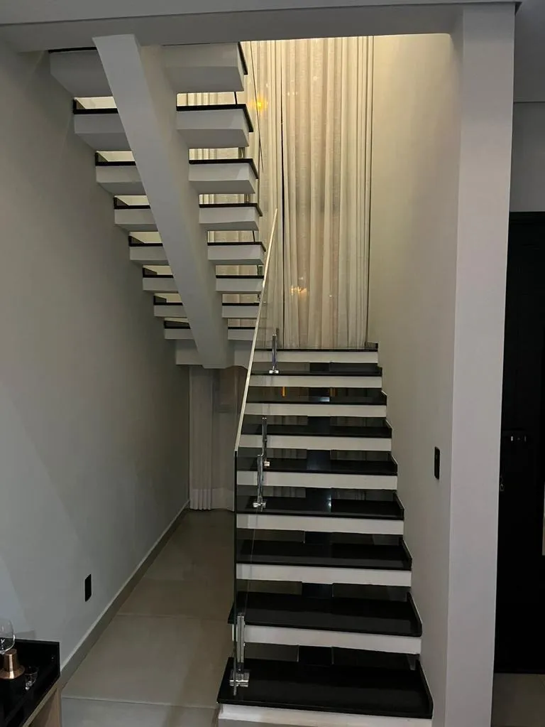 Imagem "Sobrado Exclusivo no Horto Florestal Villagio: Luxo, Espaço e Conforto em Um Só Lugar"