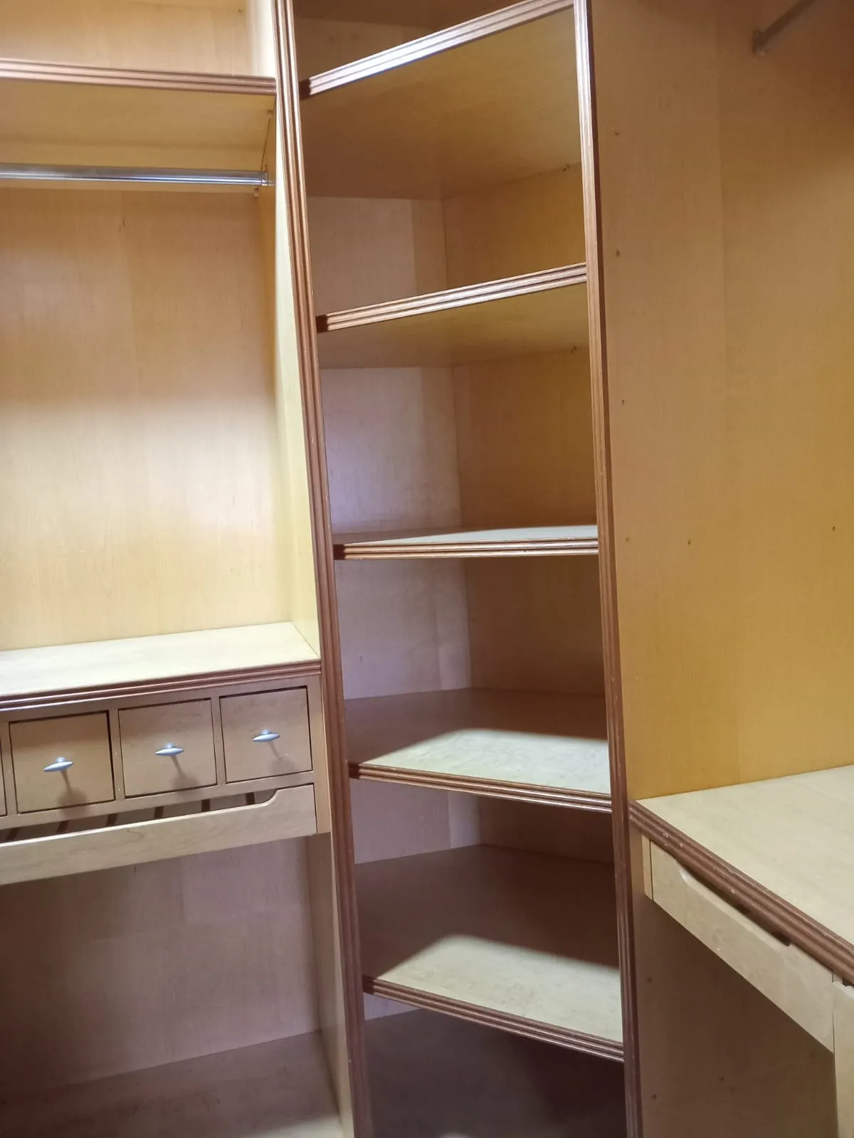 Imagem Casa de alto padrão em condomínio no Tamboré, Santana de Parnaíba-SP: 4 quartos, 4 suítes, 2 salas, 4 banheiros, 4 vagas.