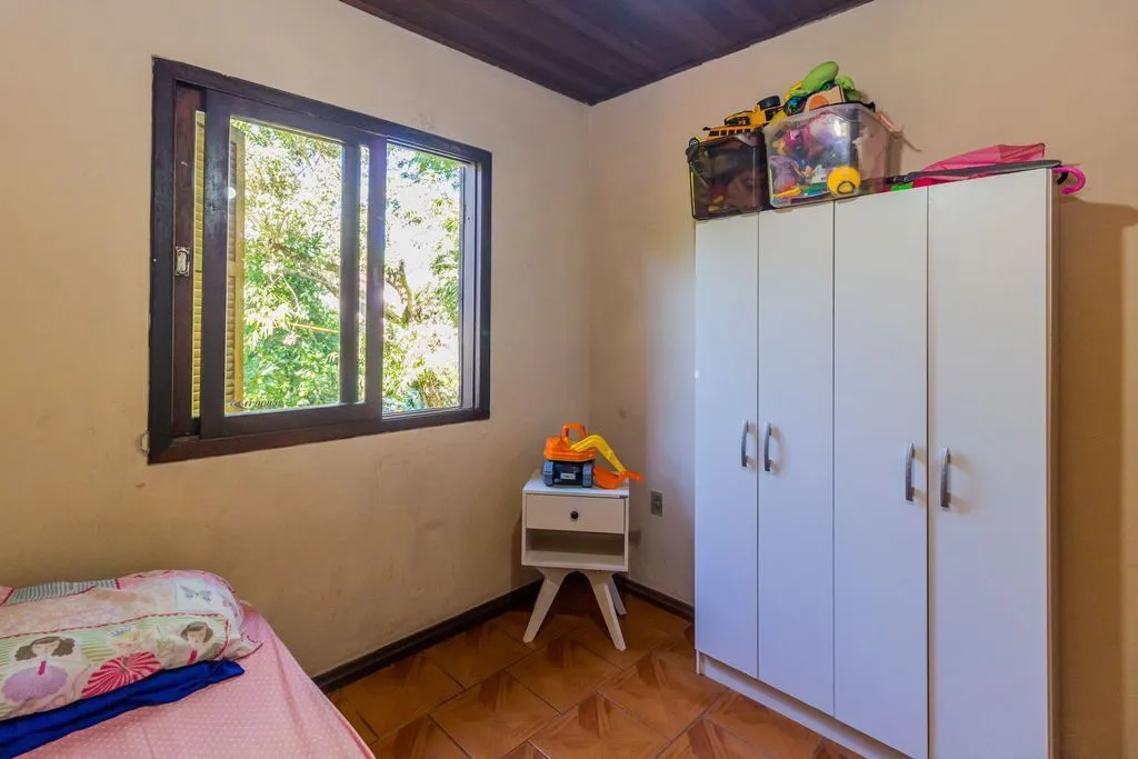 Imagem Casa de 5 dormitórios à venda no Bairro Bom Jesus - Porto Alegre
