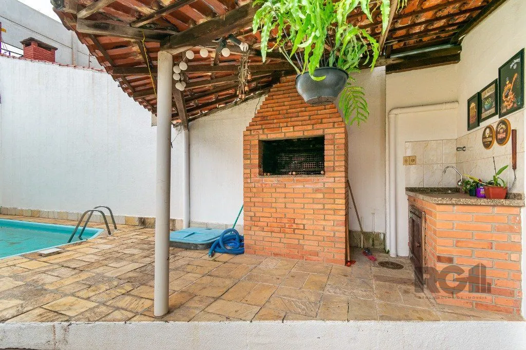 Imagem Casa no Jardim Itu com 6 dormitórios e 2 vagas e piscina