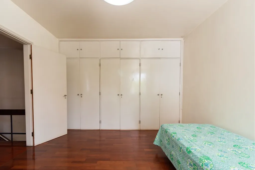 Imagem Casa à venda em São Paulo, Pacaembu, com 3 quartos, 590m2